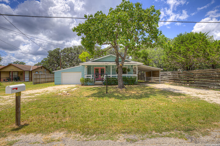 Property Photo: 1685 Lakeview Dr TX 78133