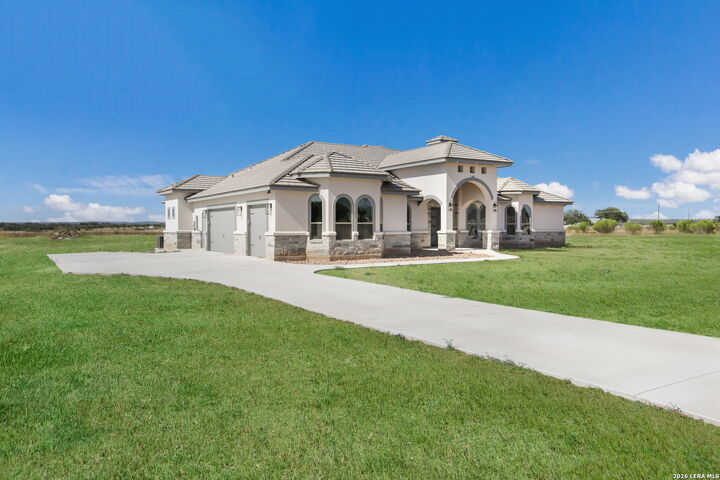 Property Photo:  252 Venado Oaks  TX 78009 