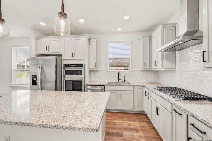 Property Photo: 2091 Green Ash TX 78132
