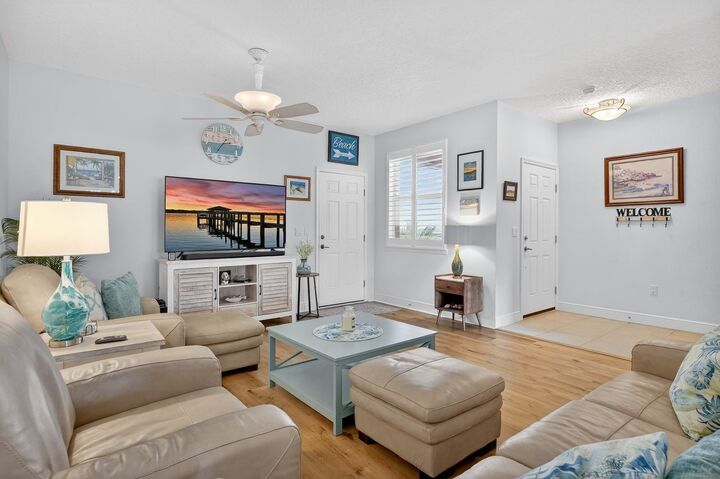Property Photo:  200 Riverview Bnd 915  FL 32137 