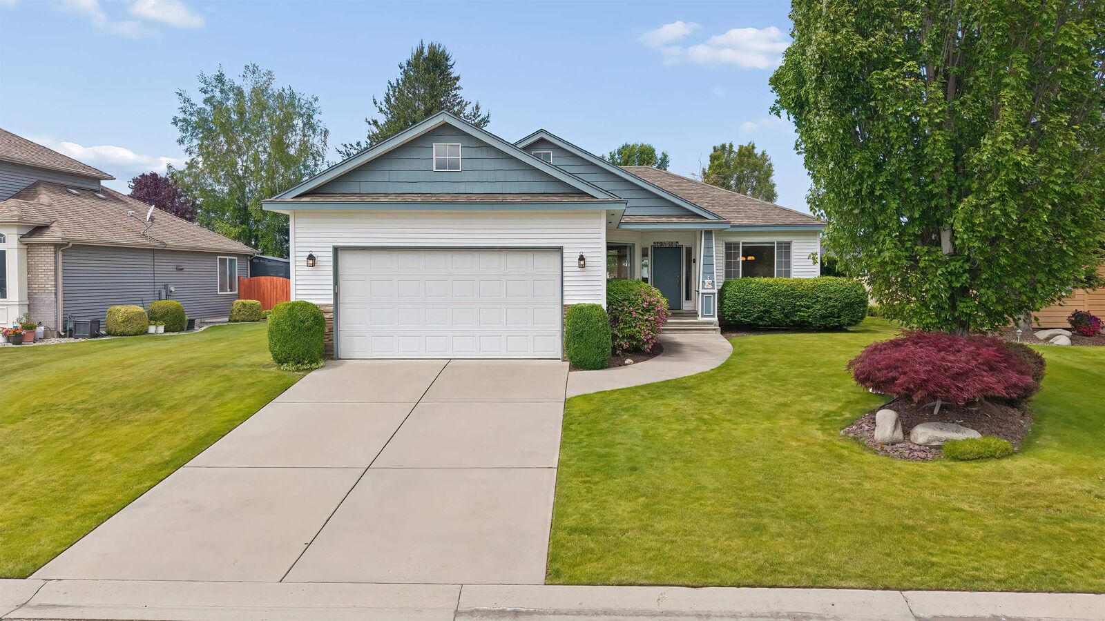 Property Photo: 522 S Shelley Lake Ln WA 99037