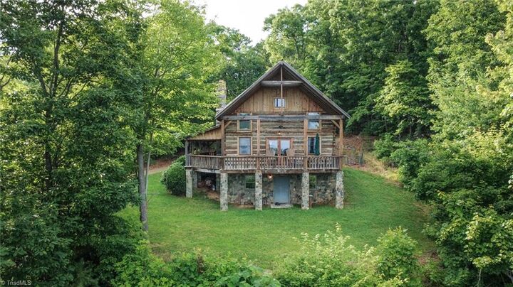 Property Photo:  1639 Mountain Vista Drive  NC 28649 