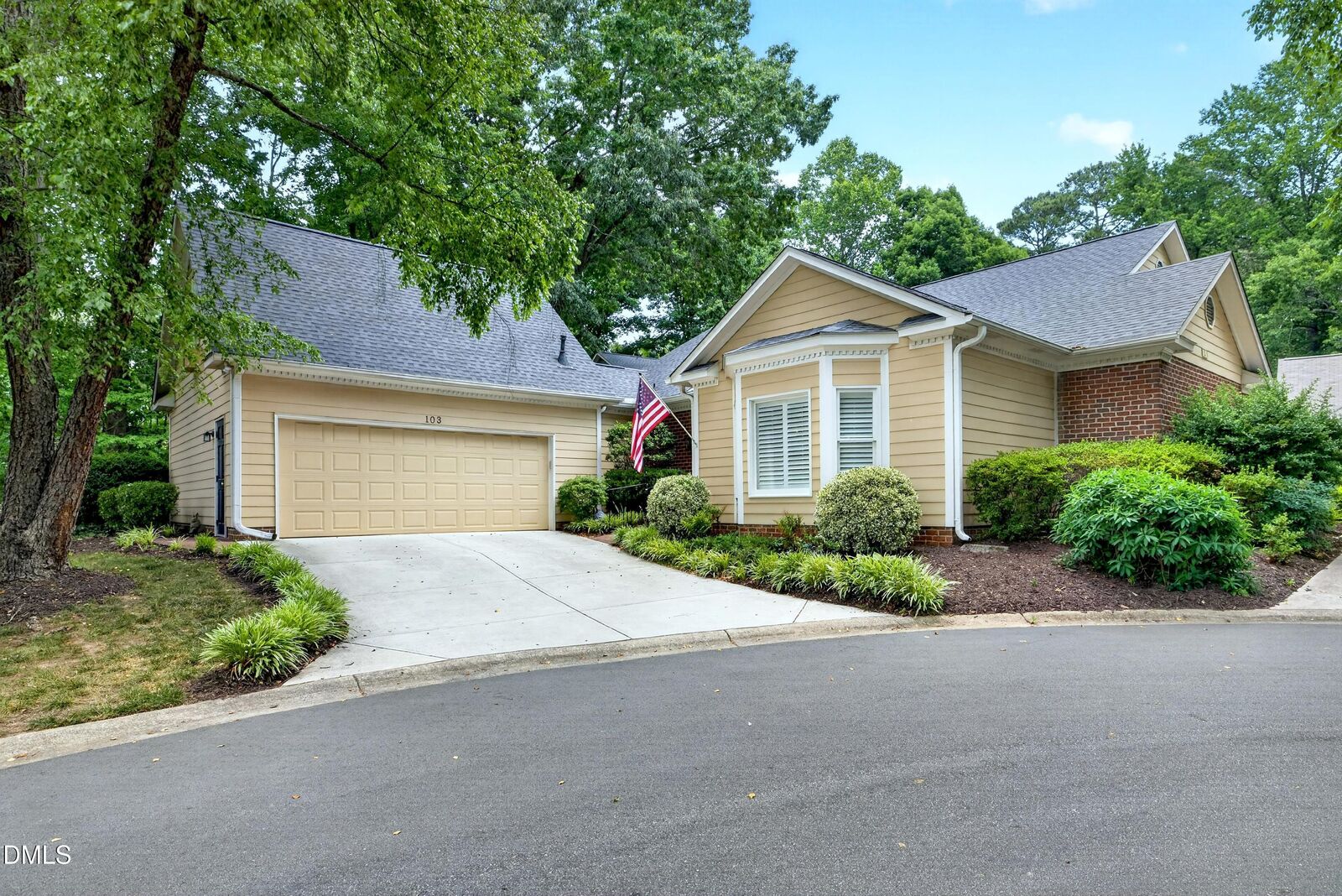 Property Photo:  103 Prestwick Place  NC 27511 