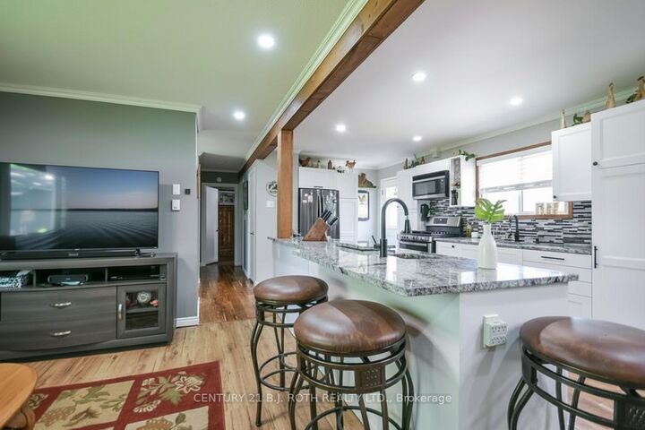 Property Photo:  16 Old Indian Trail W  ON L0K 1B0 