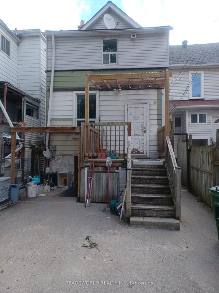 150 Jones Avenue — photo 1