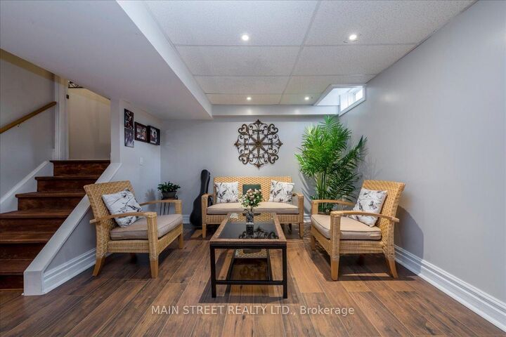 Property Photo: 128 Tunbridge Road ON L4M 6S2