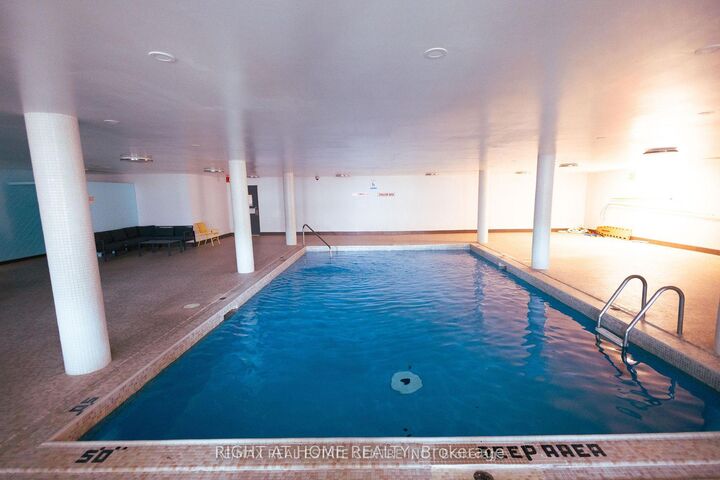 Property Photo: 3025 The Credit Woodlands Drive 109 ON L5C 2V3
