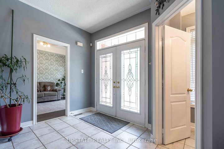Property Photo: 29 Blaketon Court ON L6P 1K7