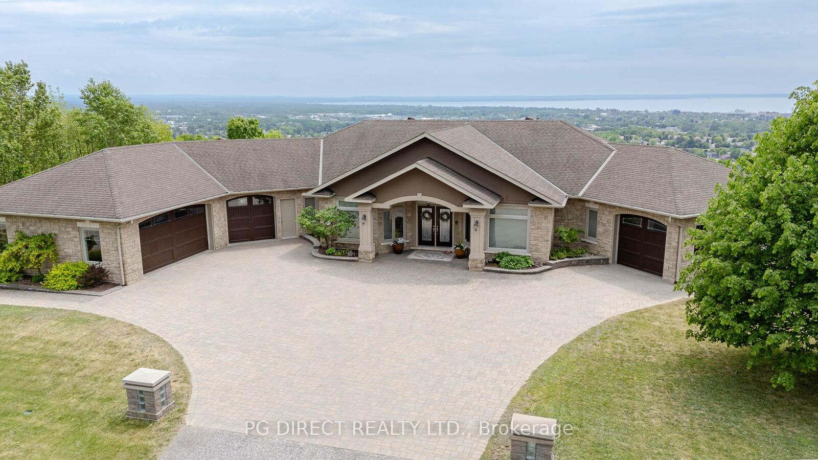 Property Photo: 427 Surrey Drive ON P1C 1E4