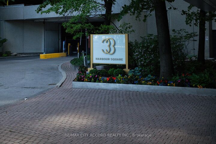 33 Harbour Square 2018 — photo 1