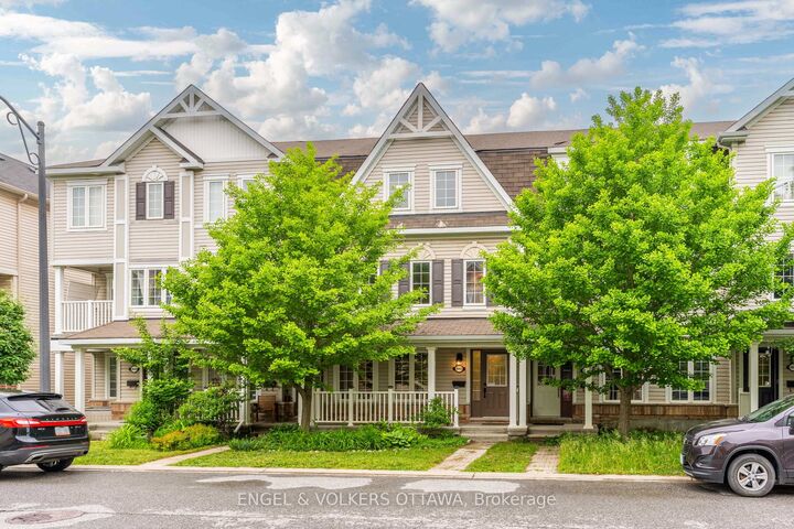 Property Photo: 2043 Madrid Avenue ON K2J 0K1