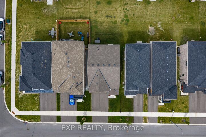 Property Photo:  65 Ever Sweet Way  ON L2V 0K8 