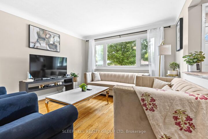 Property Photo: 1486 Lepage Avenue ON K1Z 8C9