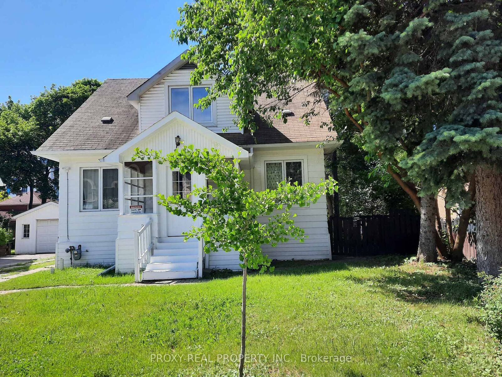 Property Photo:  205 Maplehurst Avenue E  ON M2N 3C3 