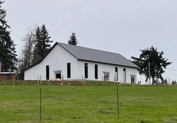 981 Pratt Rd — photo 1