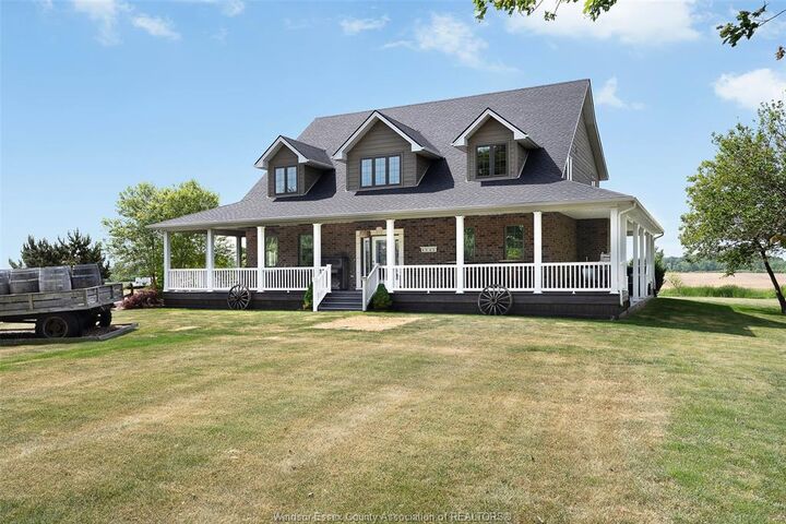 Property Photo: 658 Talbot Street East ON N0P 2P0