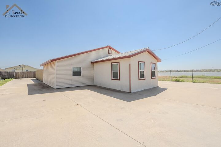 Property Photo:  8 Fenoglio Avenue  TX 76308 