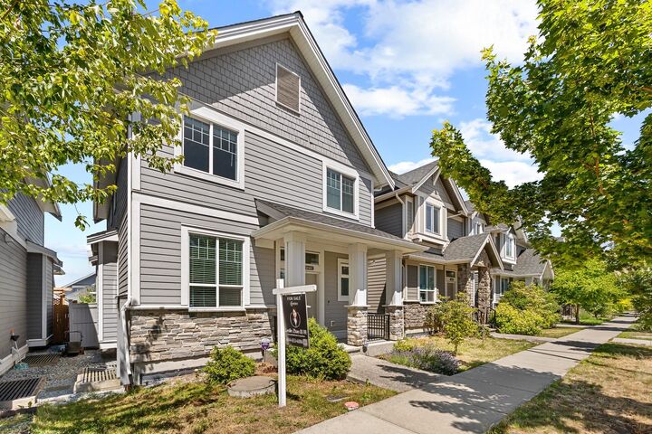 Property Photo: 16467 25 Avenue BC V3Z 0S2