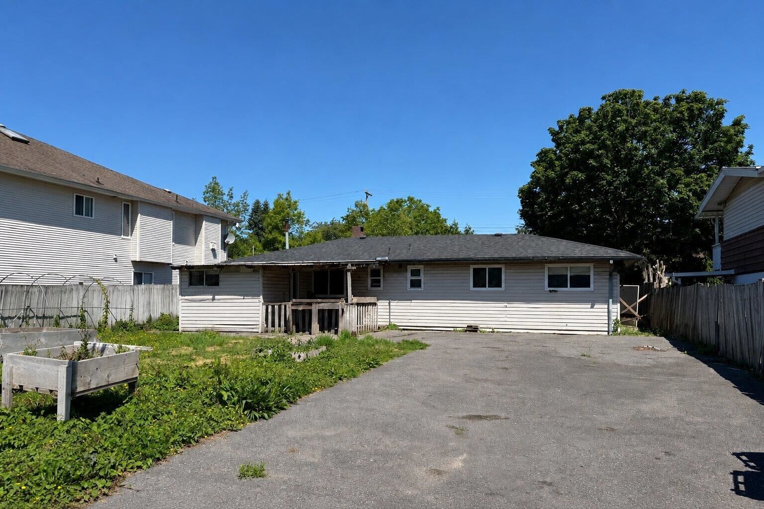 Property Photo: 14086 72 Avenue BC V3W 2P8
