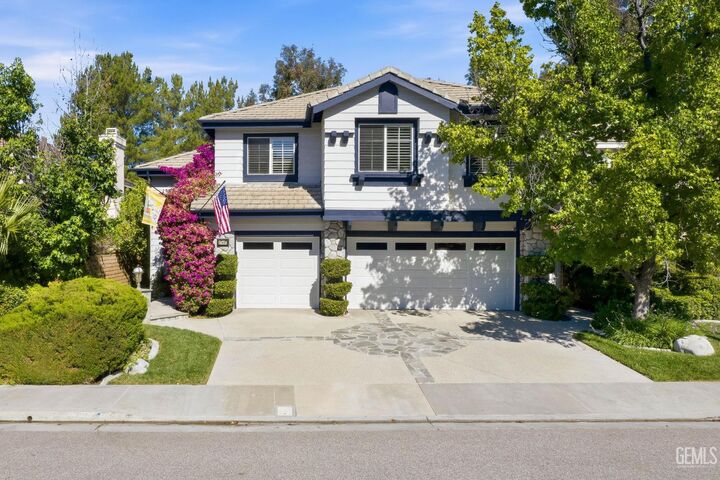 Property Photo: 27407 Whitefield Place CA 91354
