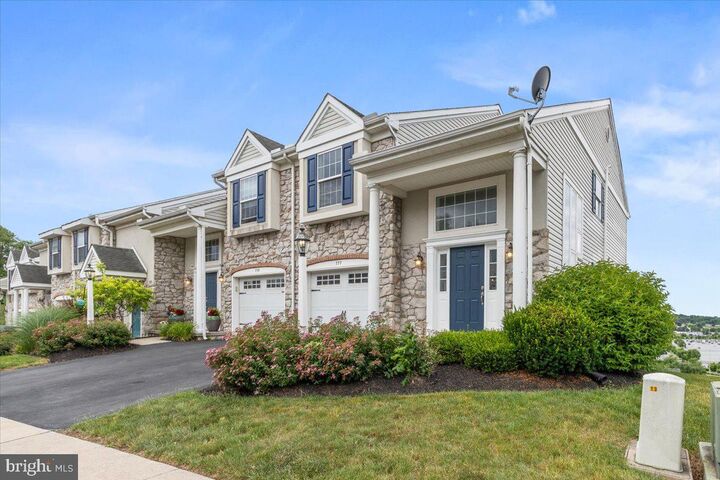 Property Photo:  777 Oak Leaf Lane  PA 17111 