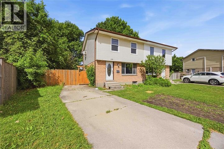 Property Photo:  1239 Nottingham Drive  ON N7S 5B1 