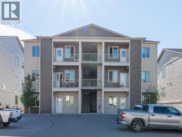 Property Photo:  102-5009H 44 Street  NT X1A 0E3 