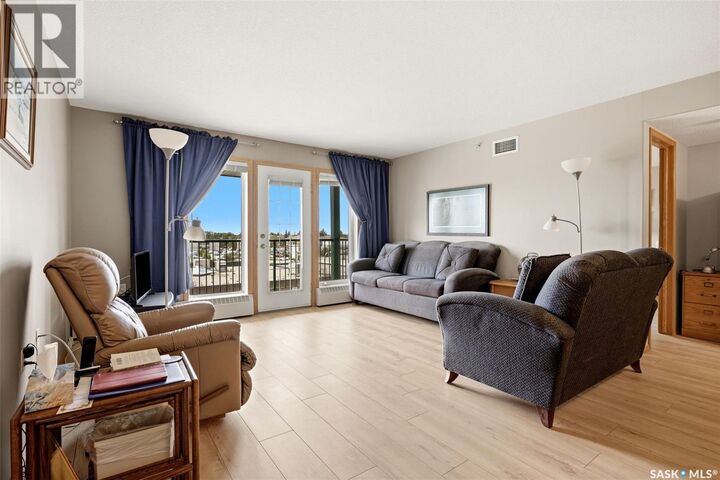 Property Photo: 403 205 McIntyre Street N SK S4R 3B7