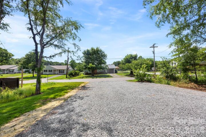 Property Photo:  1003 College Boulevard  NC 28034 