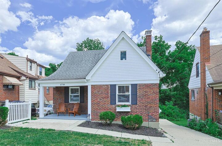 Property Photo: 6738 Hampton Drive OH 45236