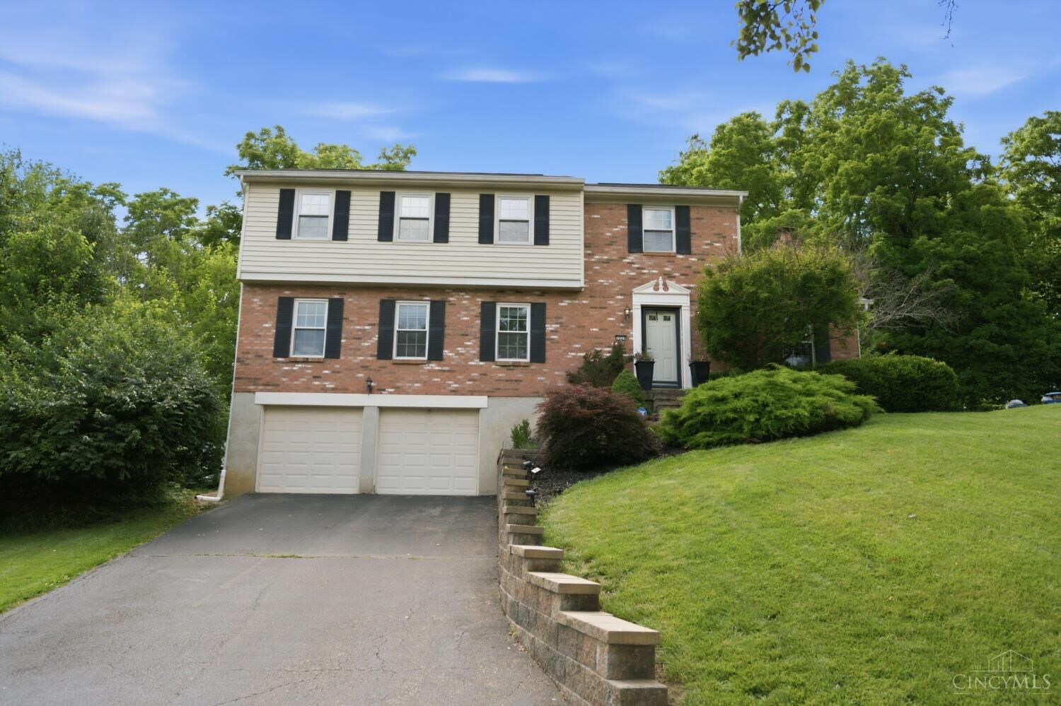 Property Photo: 7229 Camargowoods Drive OH 45243
