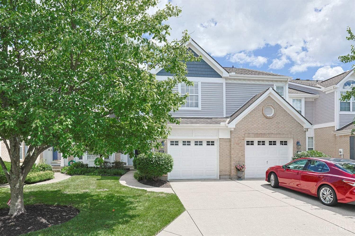 Property Photo: 4153 Lakeknoll Drive OH 45040