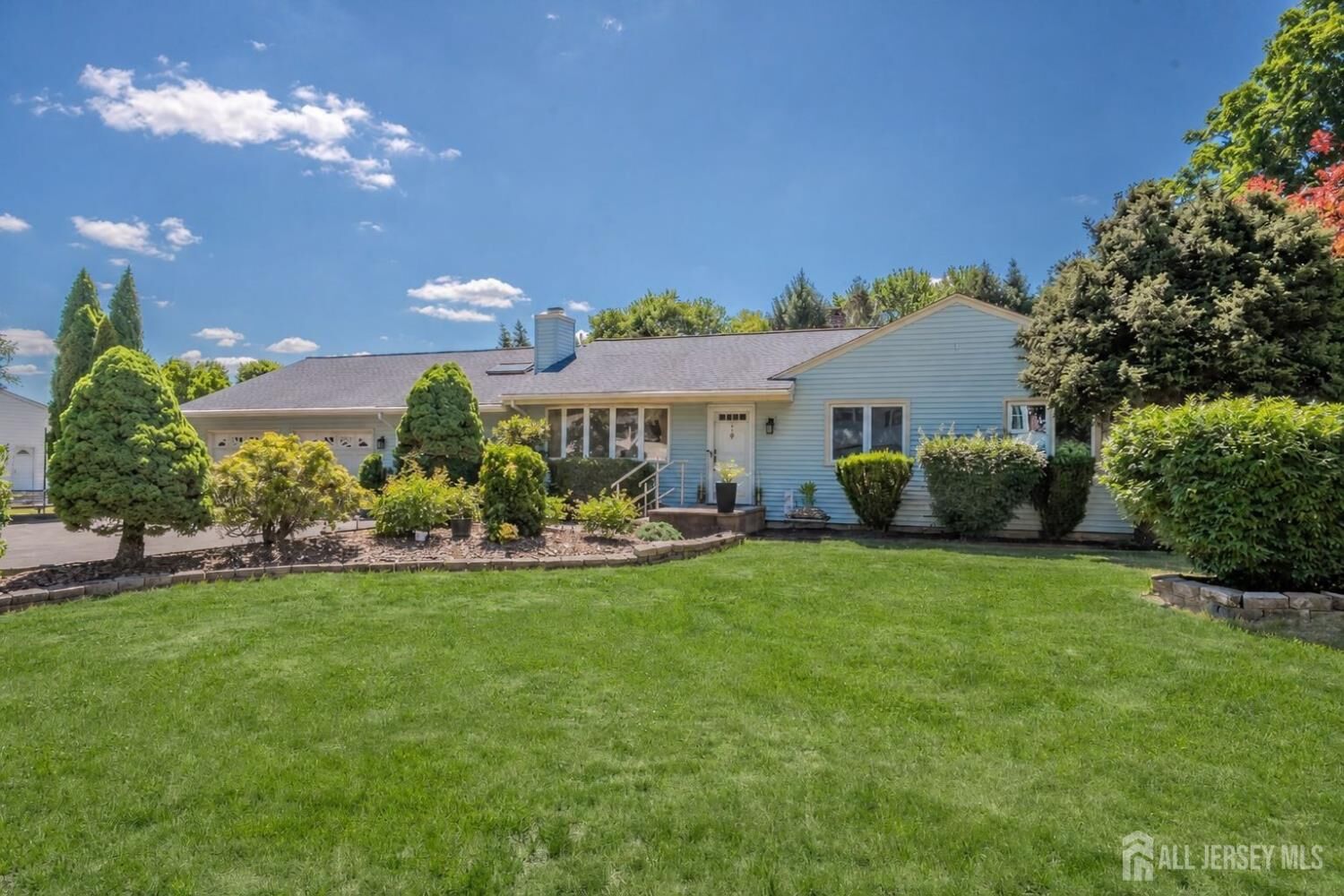Property Photo:  2284 Polk Avenue  NJ 08902 