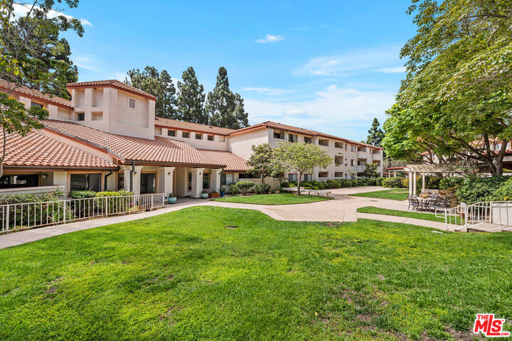 Property Photo: 501 Palisades Dr CA 90272