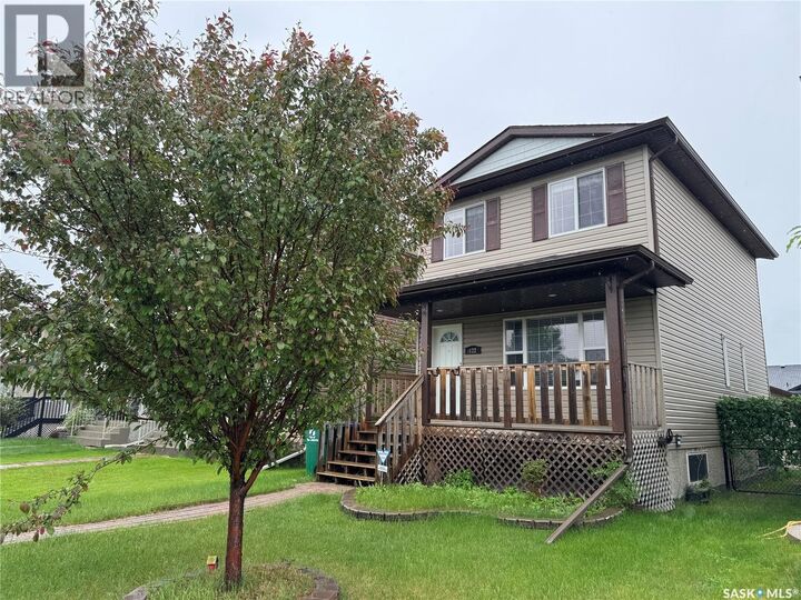 Property Photo: 122 Keedwell Street SK S7W 1B4