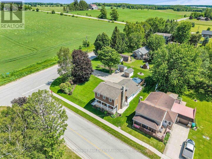 Property Photo:  117 Helena Street  ON N0G 1C0 