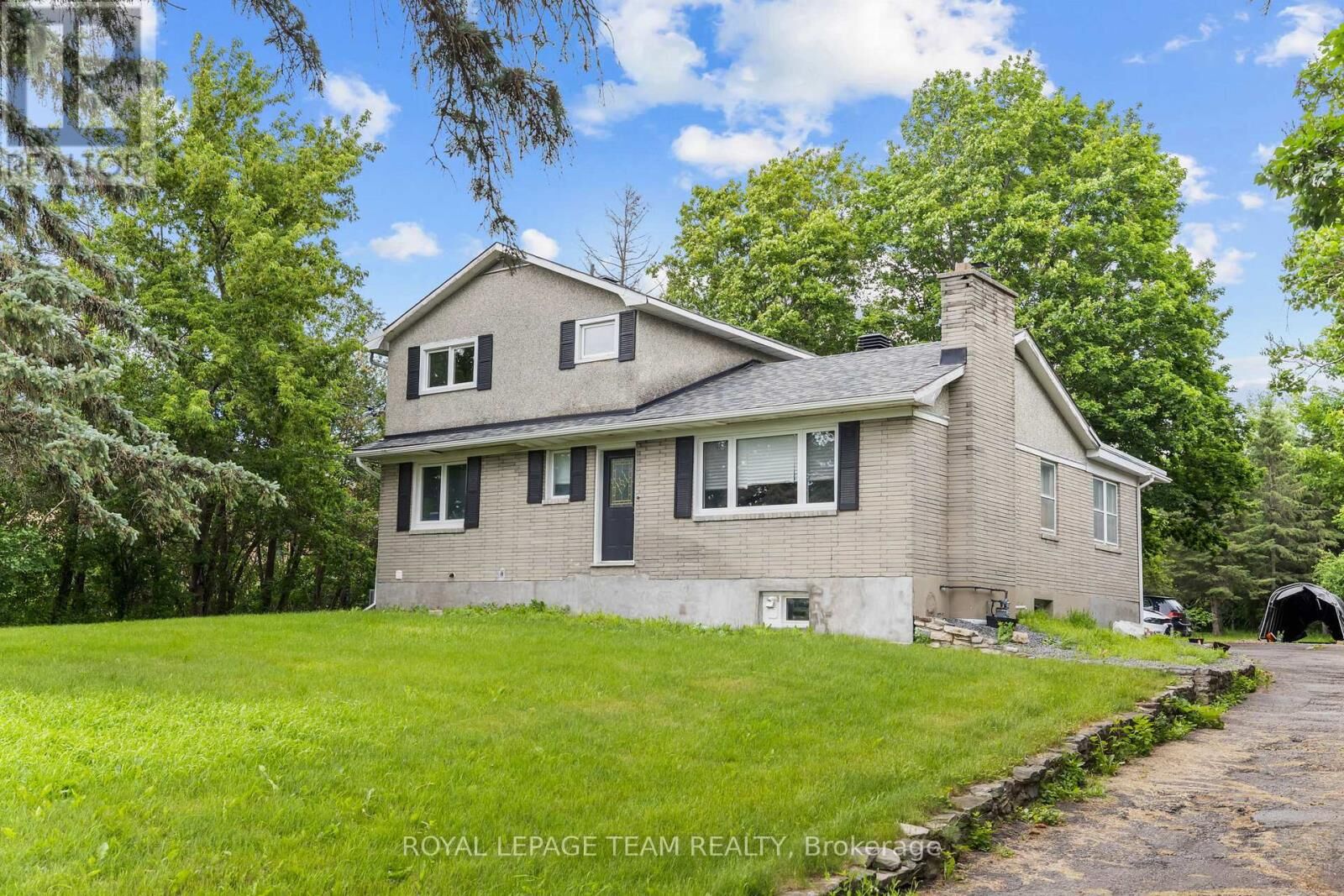 Property Photo:  5432 Old Richmond Road Upper Unit  ON K2R 1G7 