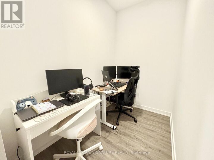 Property Photo:  1 Cardiff Road 605  ON M4P 0G2 