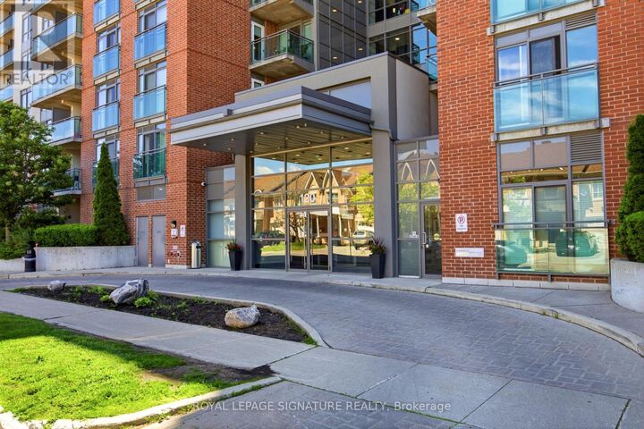Property Photo:  120 Dallimore Circle 923  ON M3C 4J1 