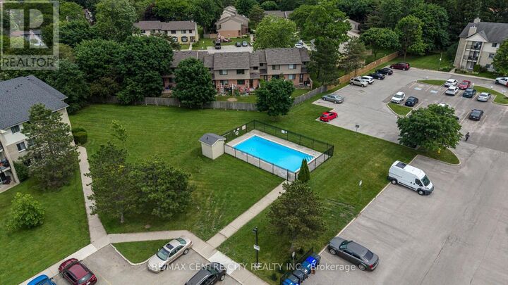 Property Photo: 729 Deveron Crescent 309 ON N5Z 4X5