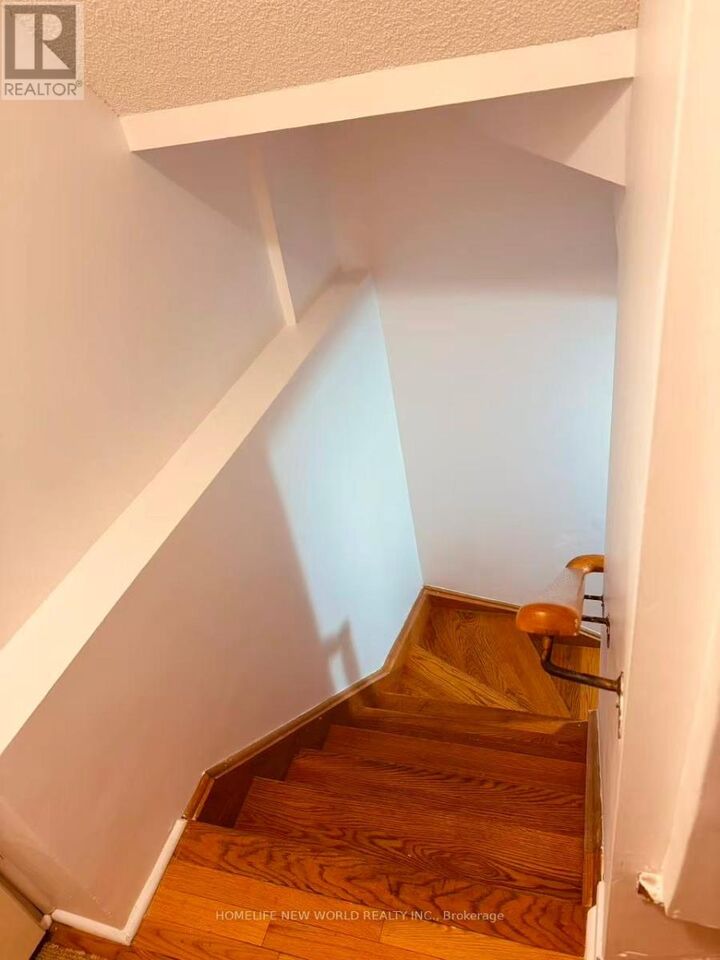 Property Photo: 199 Hillcrest Lower Avenue 10 ON L5B 4L5