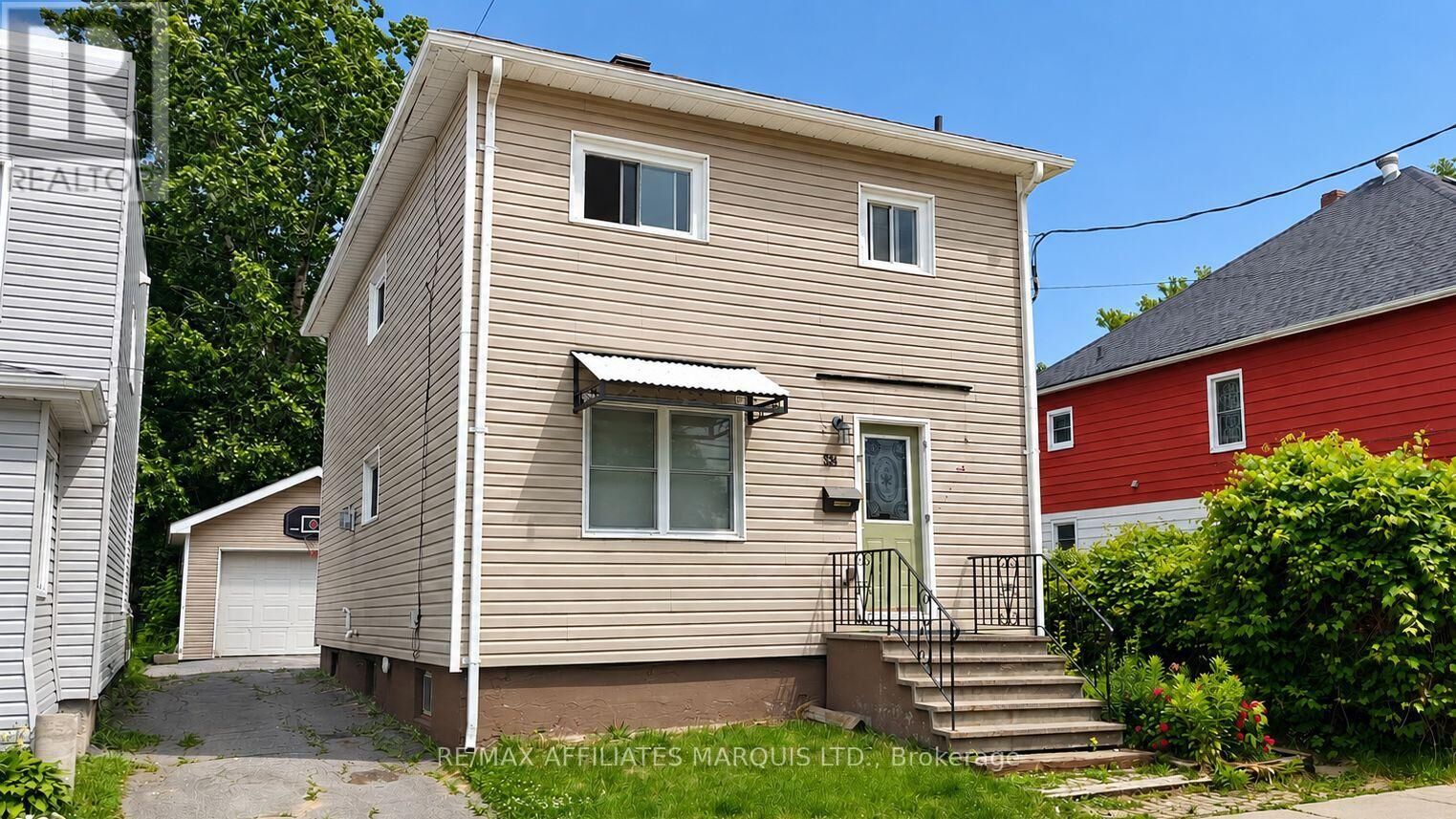 Property Photo: 334 Prince Arthur Street ON K6H 4N9