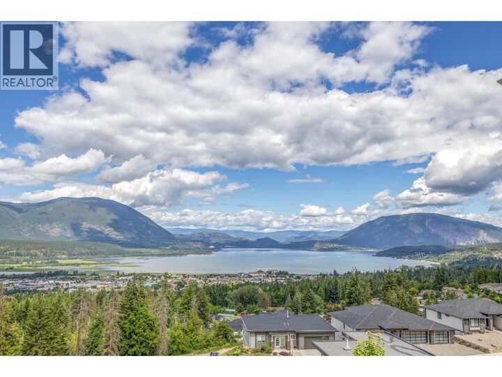 Property Photo: 1061 19 Avenue Southeast BC V1E 0E6