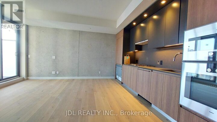Property Photo:  81 Wellesley Street East 1301  ON N5V 1J6 