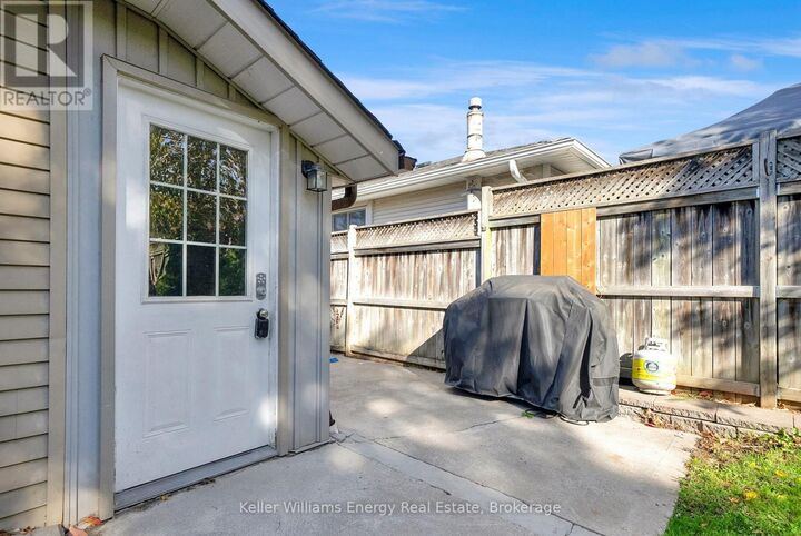 Property Photo: 1137 Norman Crescent Lower ON L1H 7W9