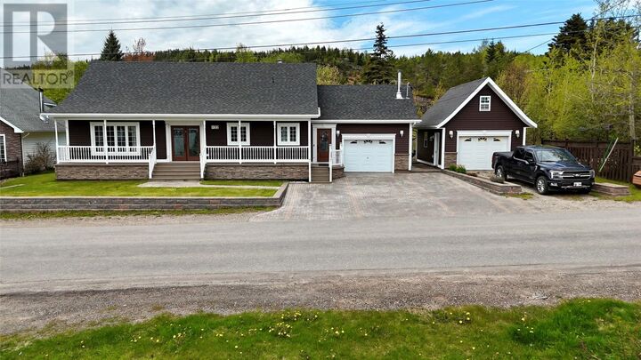 122 Bayview Road — photo 1