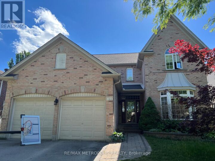 Property Photo:  144 Meadowoak Crescent  ON N6H 5R9 