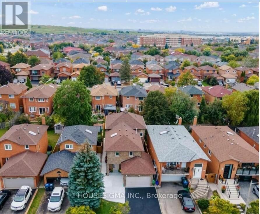 Property Photo:  659 Roselaire Trail 4  ON L5R 3C6 