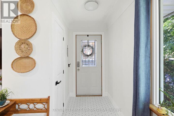 Property Photo:  152 Ellen Street  ON N0P 1A0 