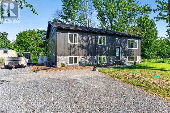 7 Brock Street — photo 1